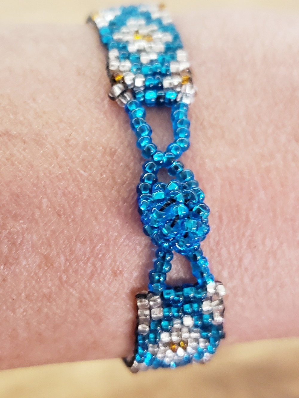 Handmade Blue Seed Bead Daisy Bracelet